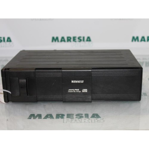 Renault - Clio - CD changer
