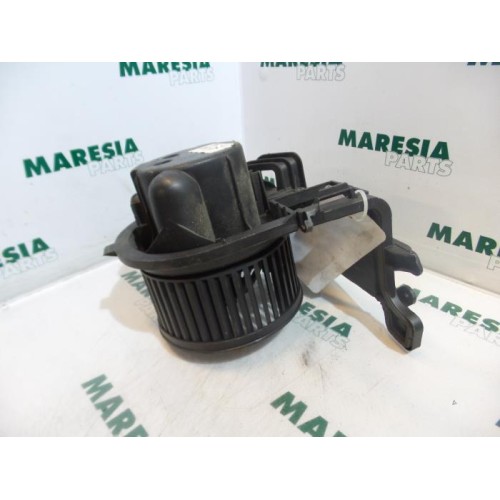 Renault - Clio - Heating and ventilation fan motor