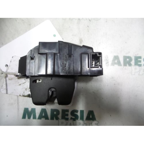 Citroen - C4 Picasso - Tailgate lock mechanism