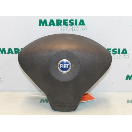 Fiat - Stilo - Left airbag (steering wheel)
