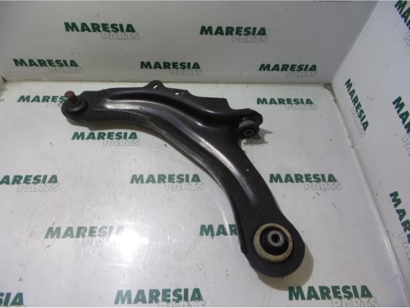 Renault - Megane Scenic - Front lower wishbone, left