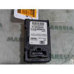 Renault - Megane Scenic - Kaartlezer (slot)