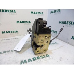 Renault - Megane Scenic - Front door lock mechanism 4-door, right