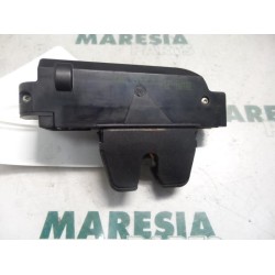 Peugeot - 307 - Tailgate lock mechanism