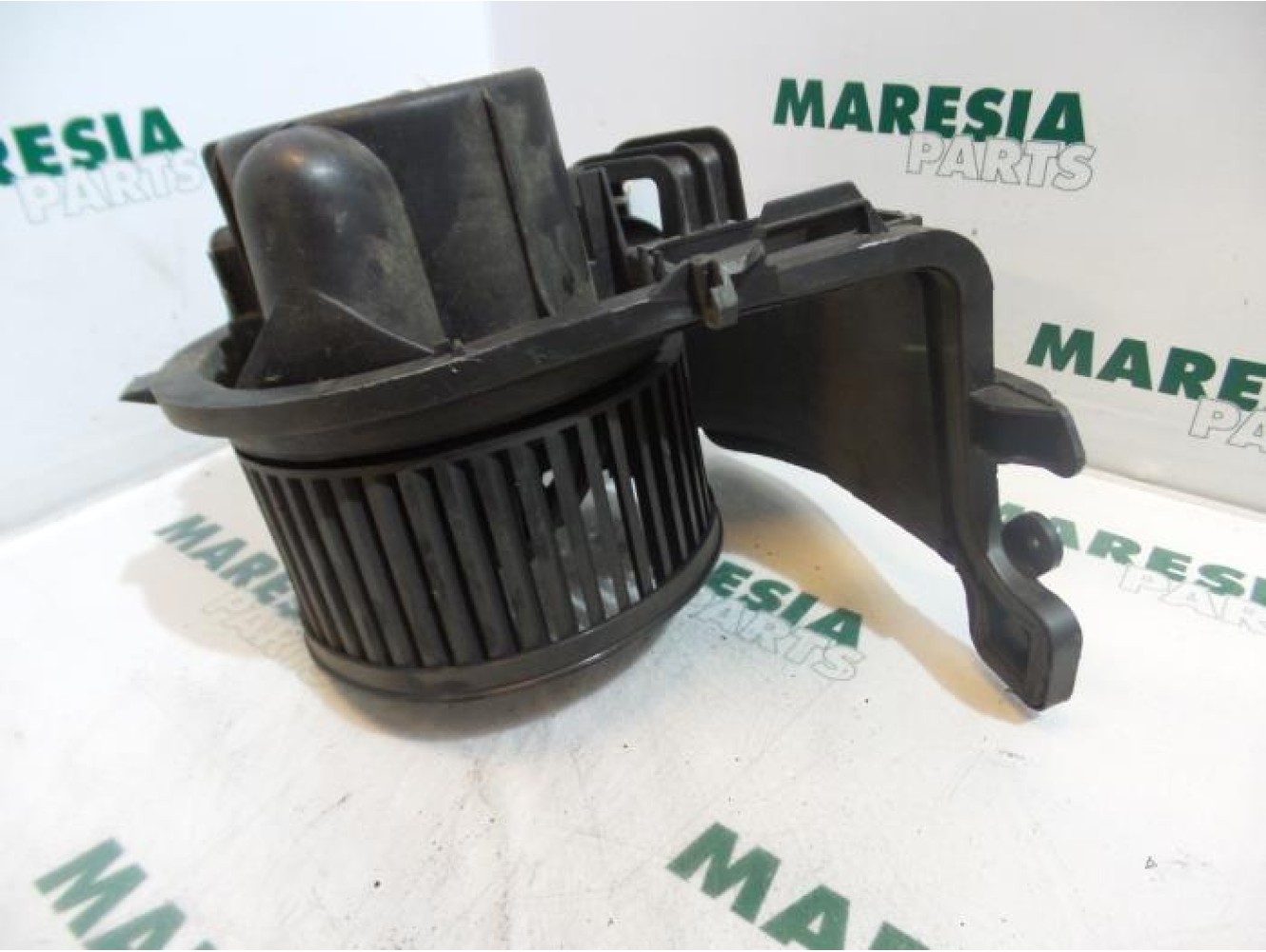 Renault - Clio - Heating and ventilation fan motor