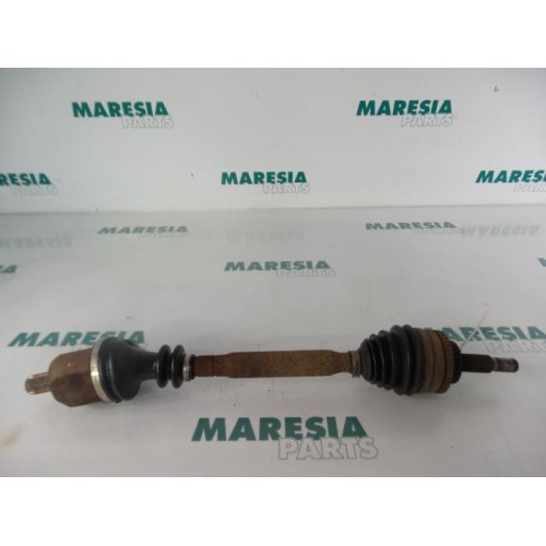 Renault - Megane Scenic - Front drive shaft, left