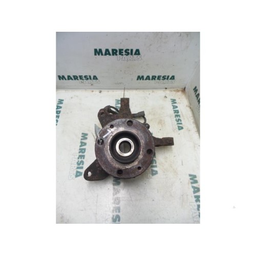 Renault - Megane Scenic - Achsschenkel links vorne