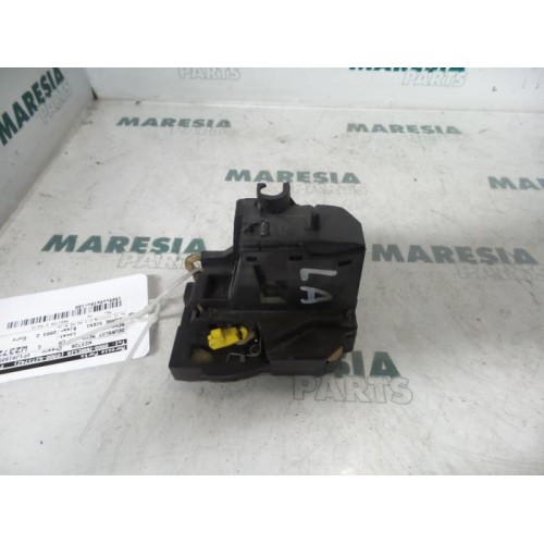 Renault - Megane Scenic - Rear door lock mechanism 4-door, left