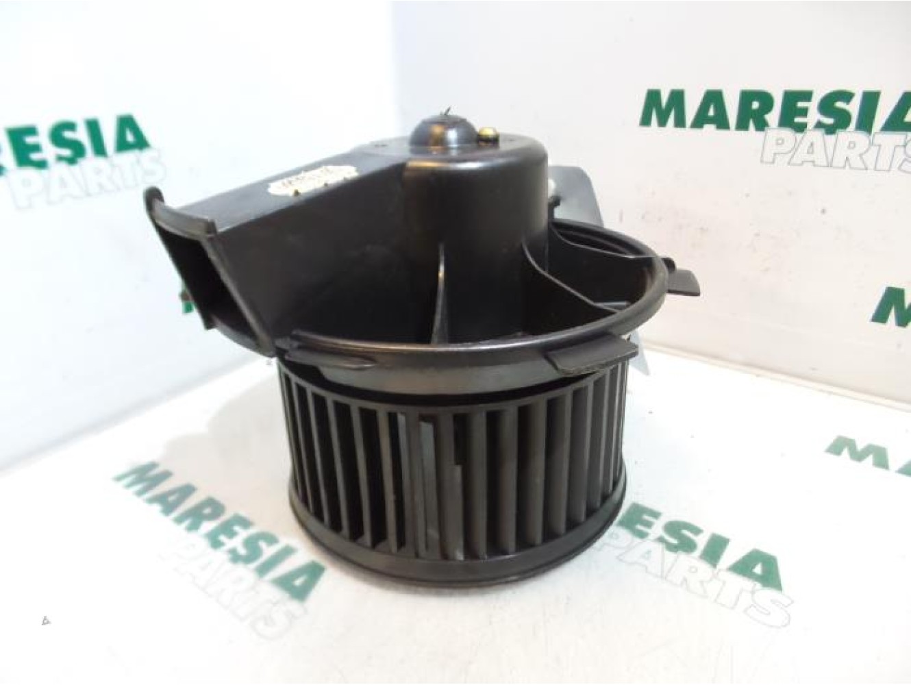 Peugeot - 206 - Heating and ventilation fan motor