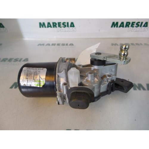 Renault - Megane - Front wiper motor