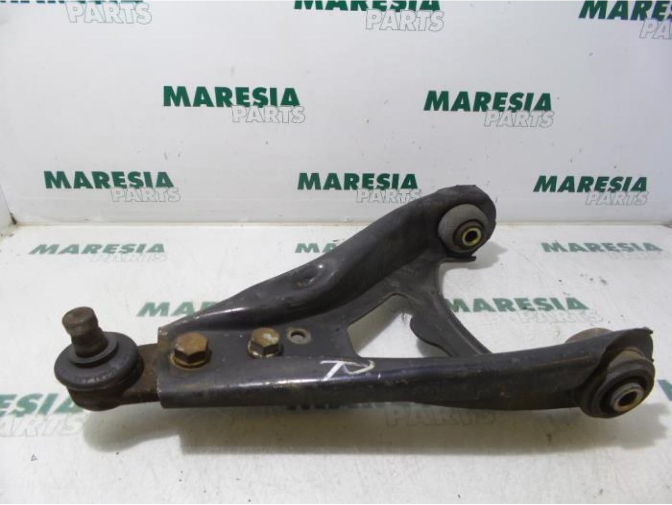 Renault - Megane Scenic - Front lower wishbone, right