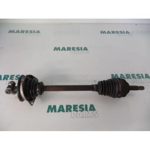 Renault - Megane Scenic - Front drive shaft, left