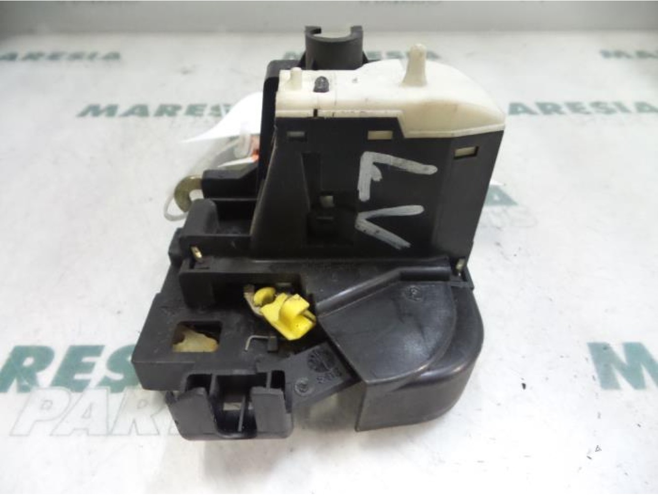 Renault - Clio - Door lock mechanism 2-door, left