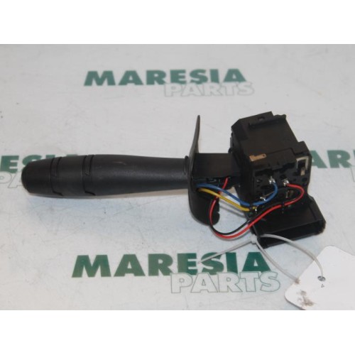 Renault - Clio - Indicator switch
