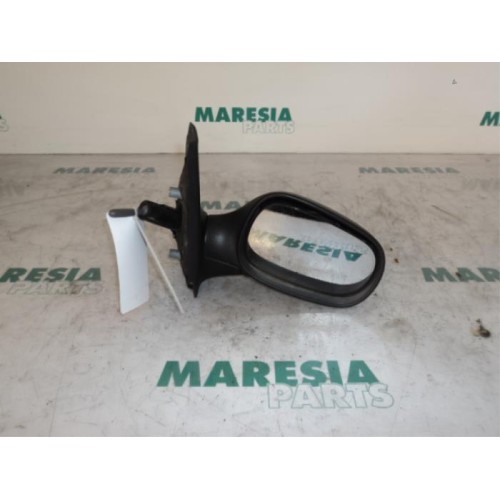 Renault - Clio - Wing mirror, right
