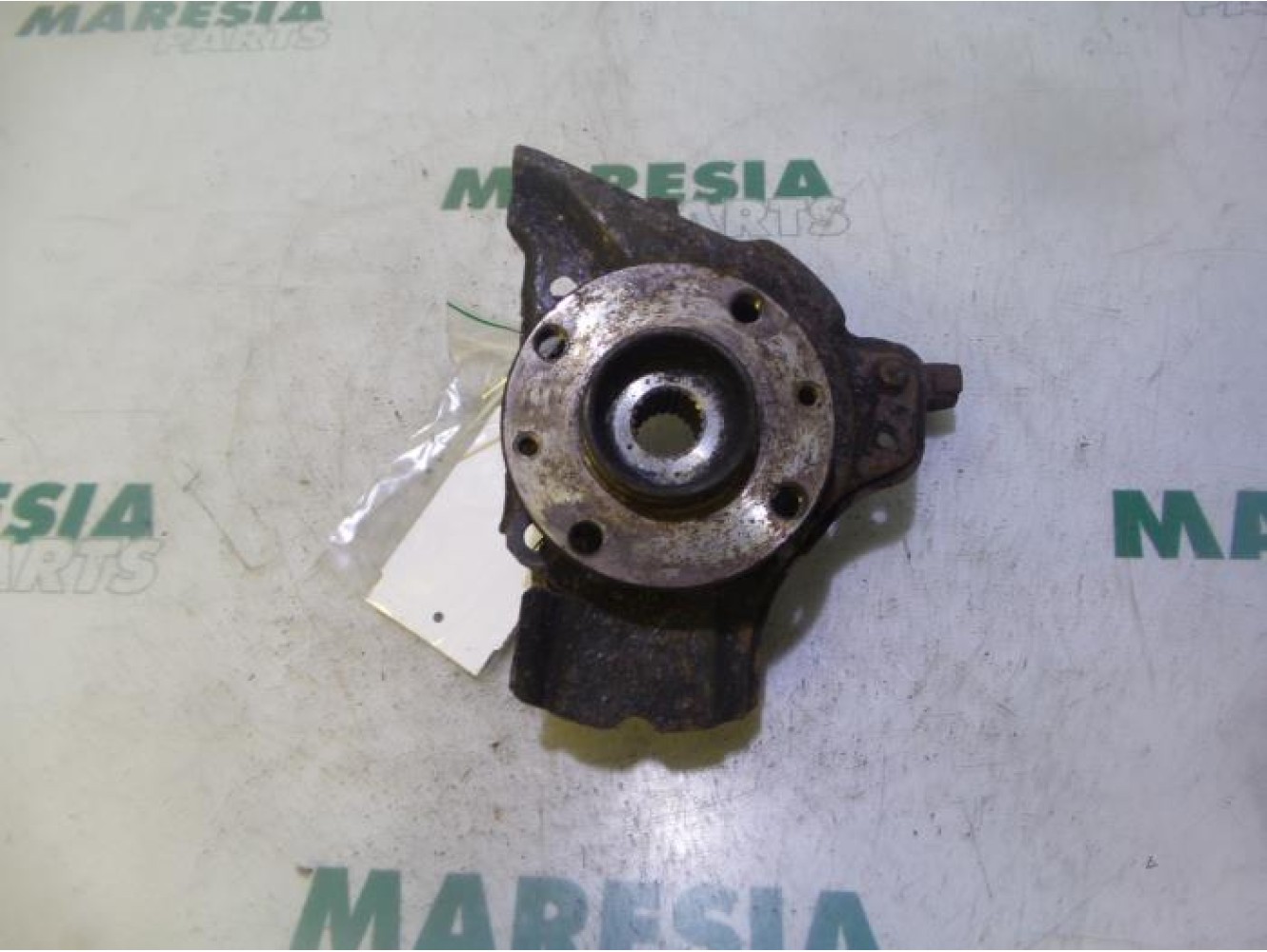 Fiat - Punto - Fusee links-voor