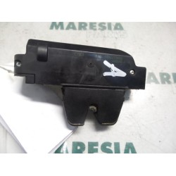 Peugeot - 307 - Tailgate lock mechanism