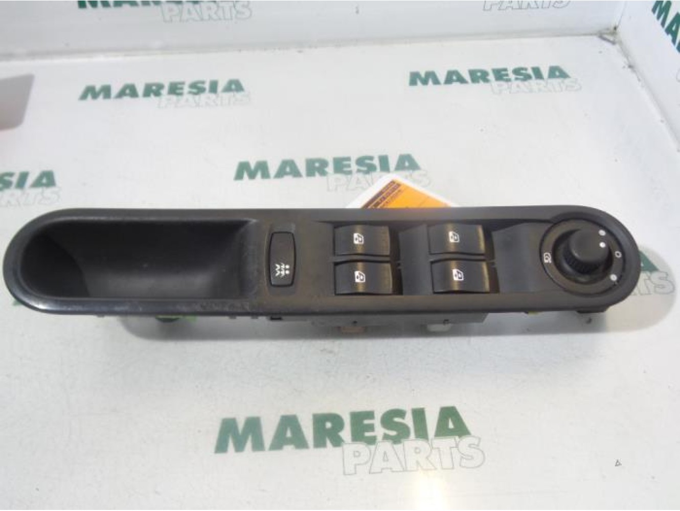 Renault - Espace - Multi-functional window switch
