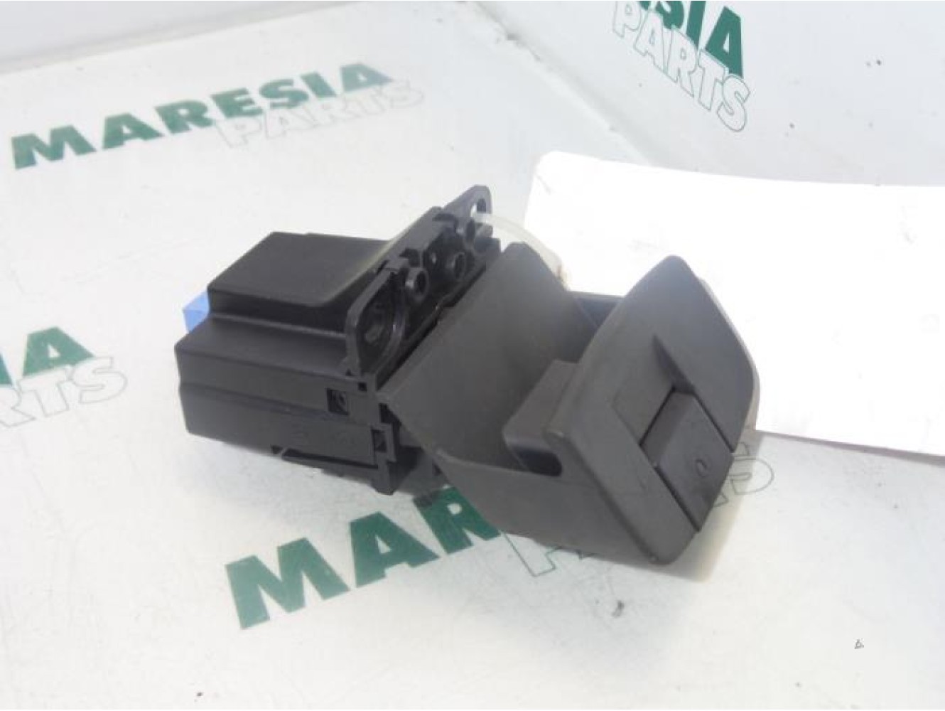 Renault - Espace - Parking brake switch