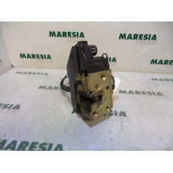 Renault - Megane Scenic - Front door lock mechanism 4-door, right
