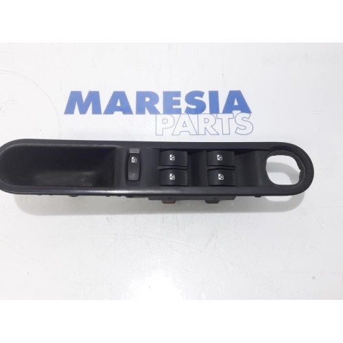 Renault - Espace - Multi-functional window switch