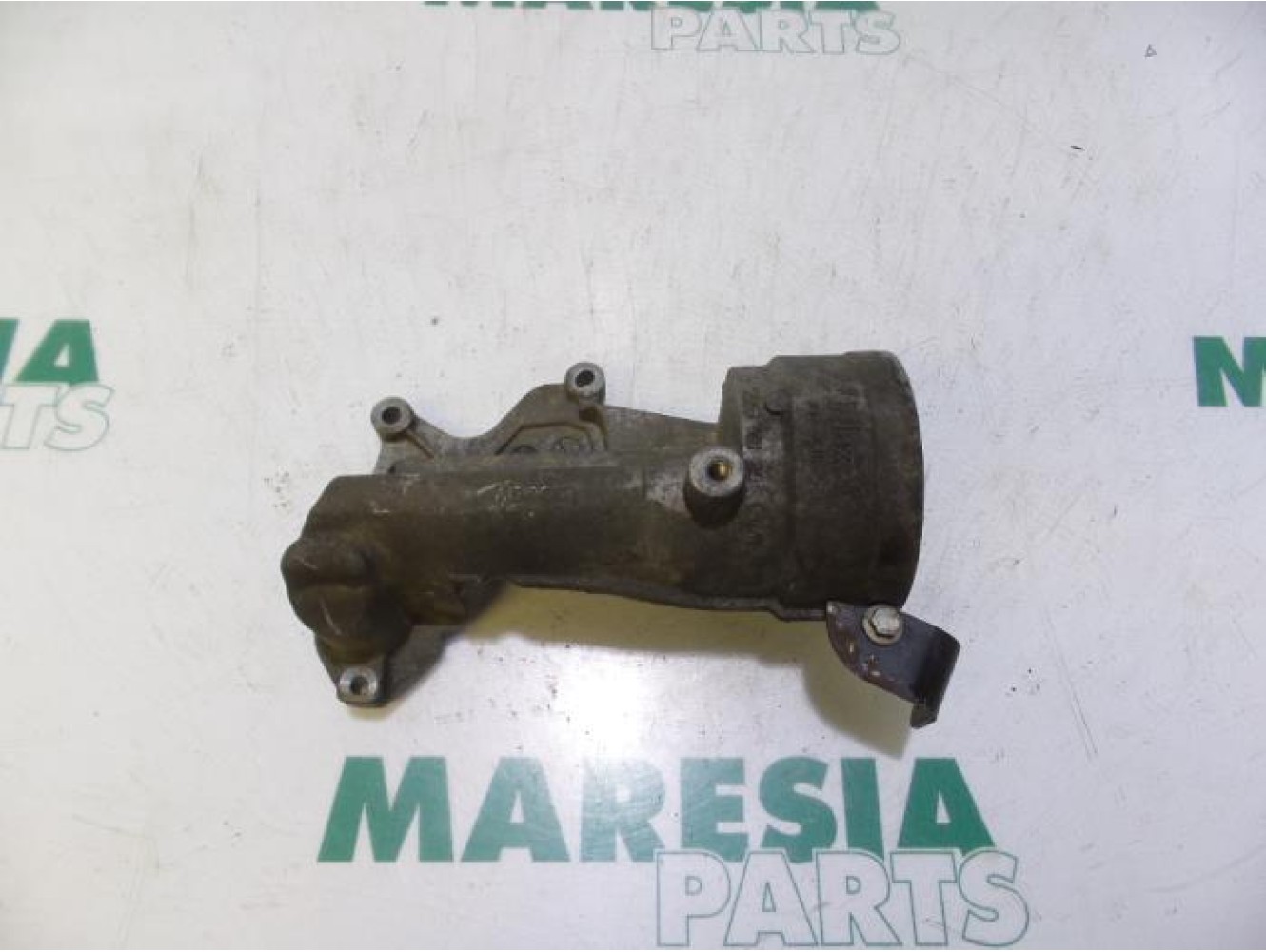 Peugeot - 207 - Oil filter holder