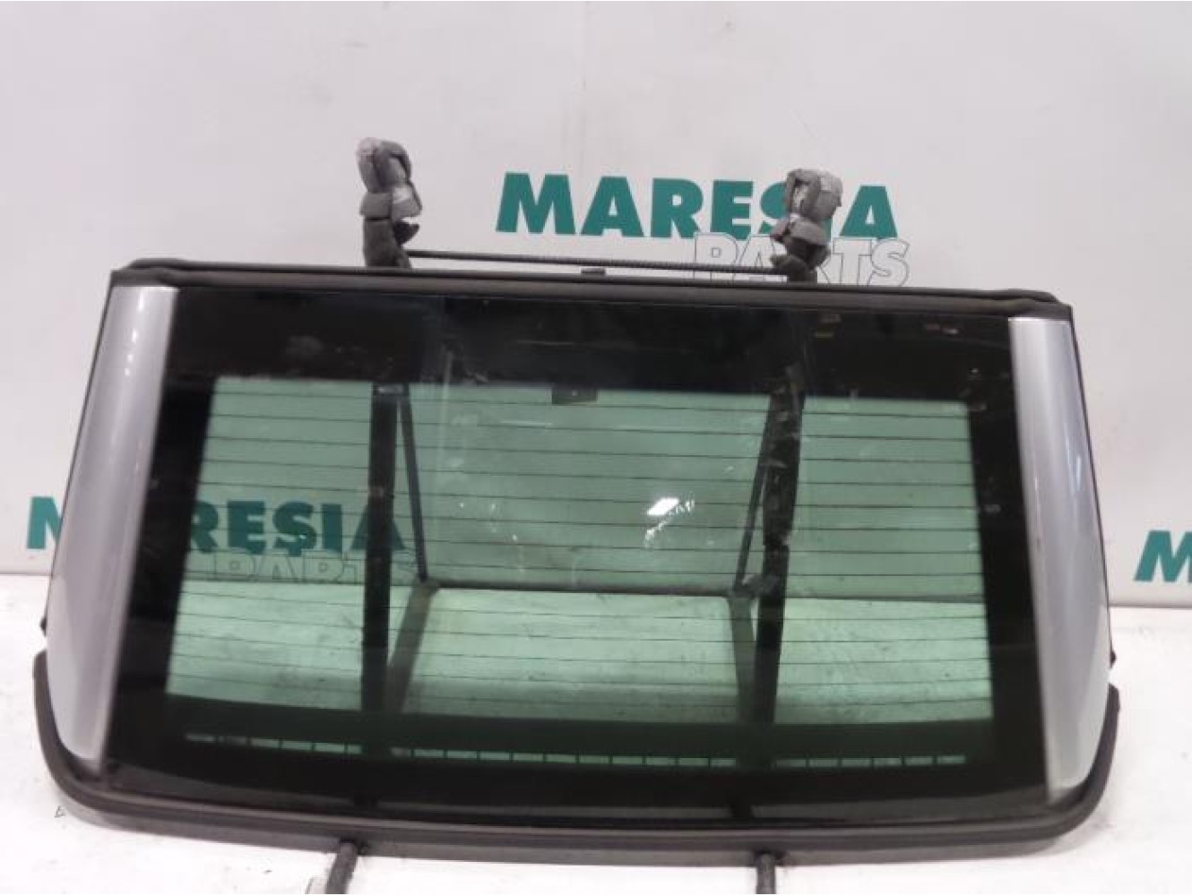 Peugeot - 207 - Rear window