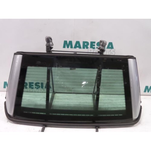 Peugeot - 207 - Rear window