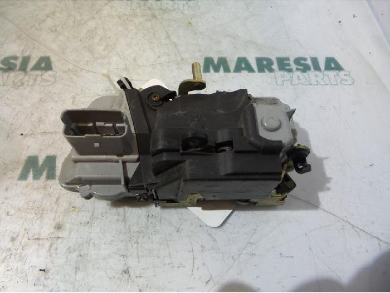 Citroen - Picasso - Door lock mechanism 4-door, front left