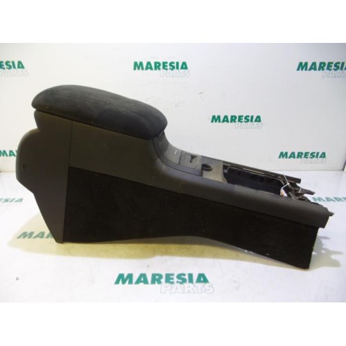 Citroen - C6 - Armrest
