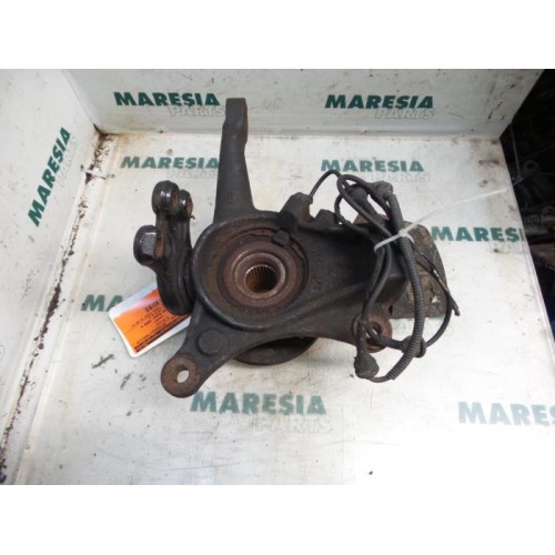 Citroen - C6 - Fusee links-voor