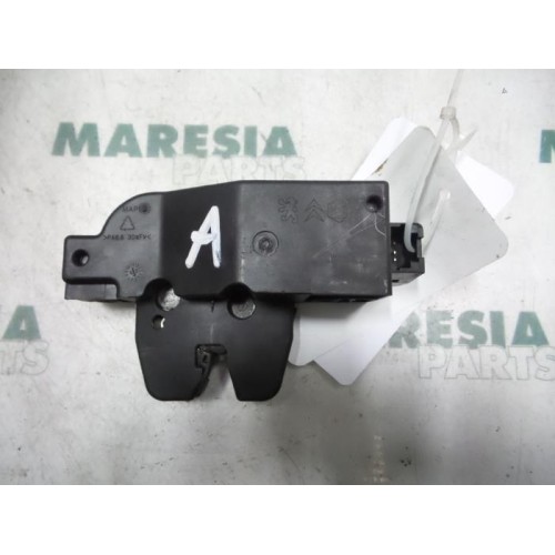 Citroen - C6 - Tailgate lock mechanism