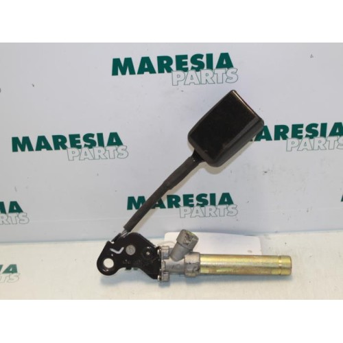 Peugeot - 406 - Gordelspanner links