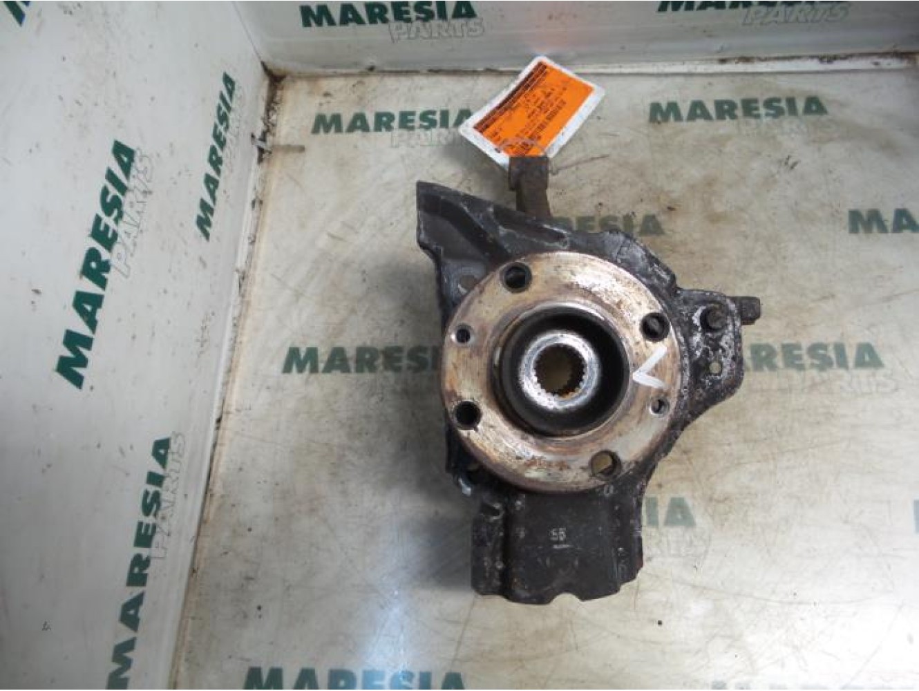 Fiat - Punto - Knuckle, front left