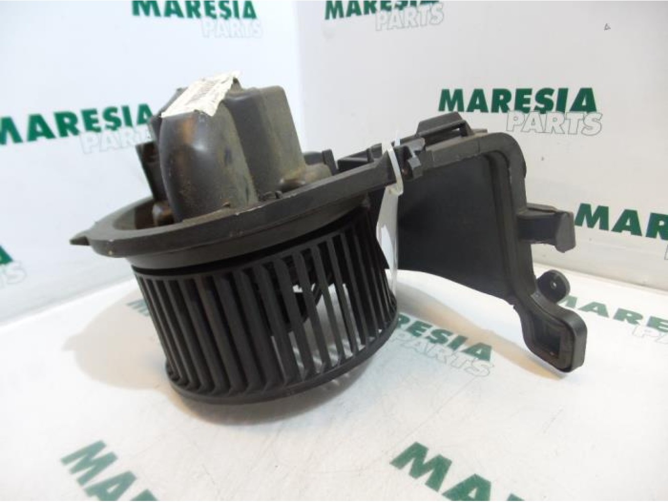 Renault - Clio - Heating and ventilation fan motor