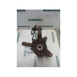 Renault - Megane - Fusee links-voor