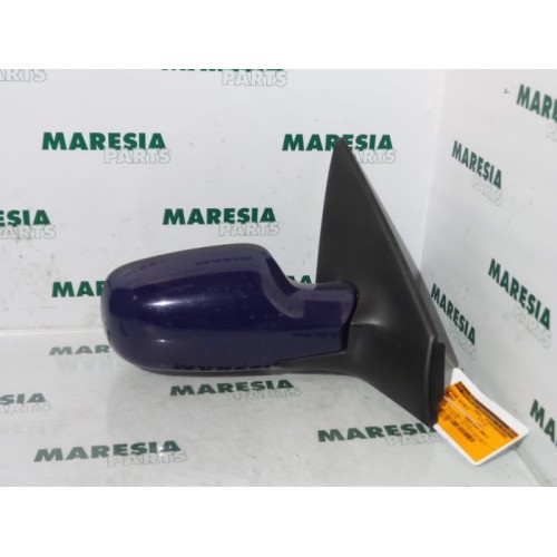 Renault - Megane - Wing mirror, right