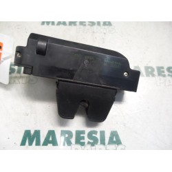 Peugeot - 307 - Tailgate lock mechanism