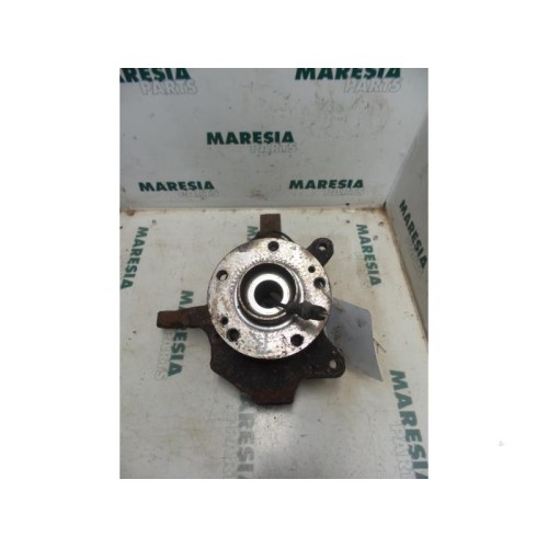 Renault - Laguna - Knuckle, front right