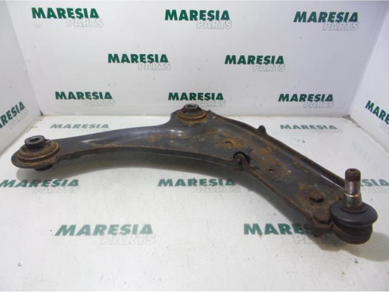 Renault - Laguna - Front lower wishbone, right