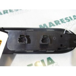 Peugeot - 407 - Multi-functional window switch