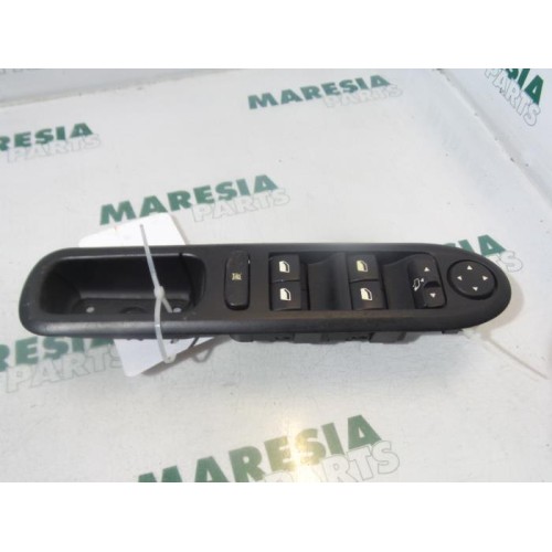 Peugeot - 407 - Multi-functional window switch
