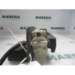 Fiat - Stilo - Tailgate lock mechanism