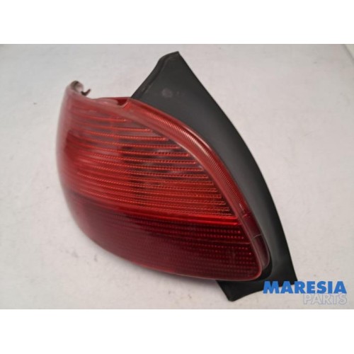 Peugeot - 206 - Achterlicht links