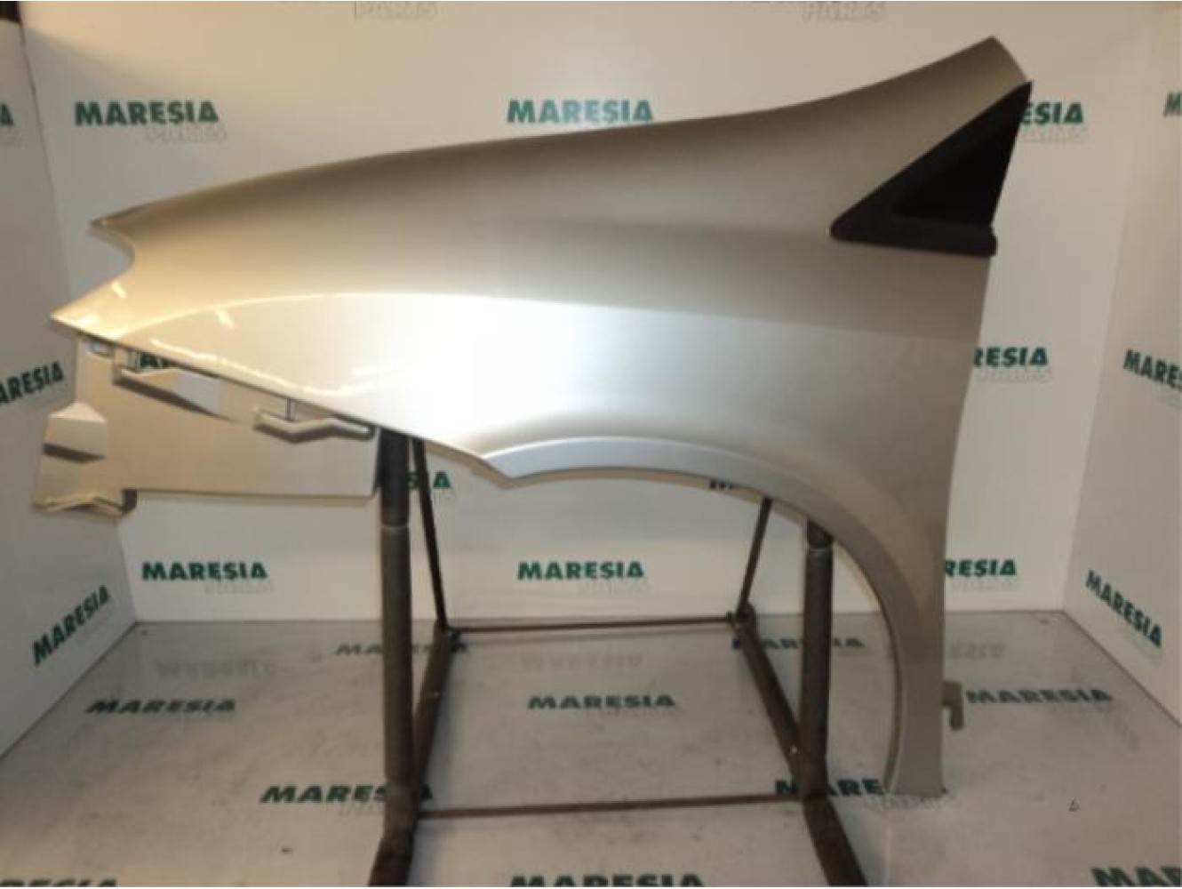 Lancia - Phedra - Front wing, left