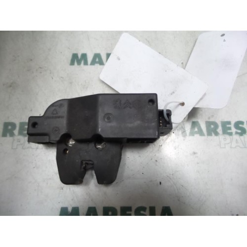 Lancia - Phedra - Tailgate lock mechanism