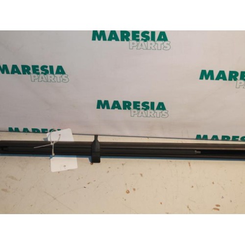 Lancia - Phedra - Rear blind