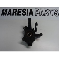 Renault - Megane - Knuckle, front right