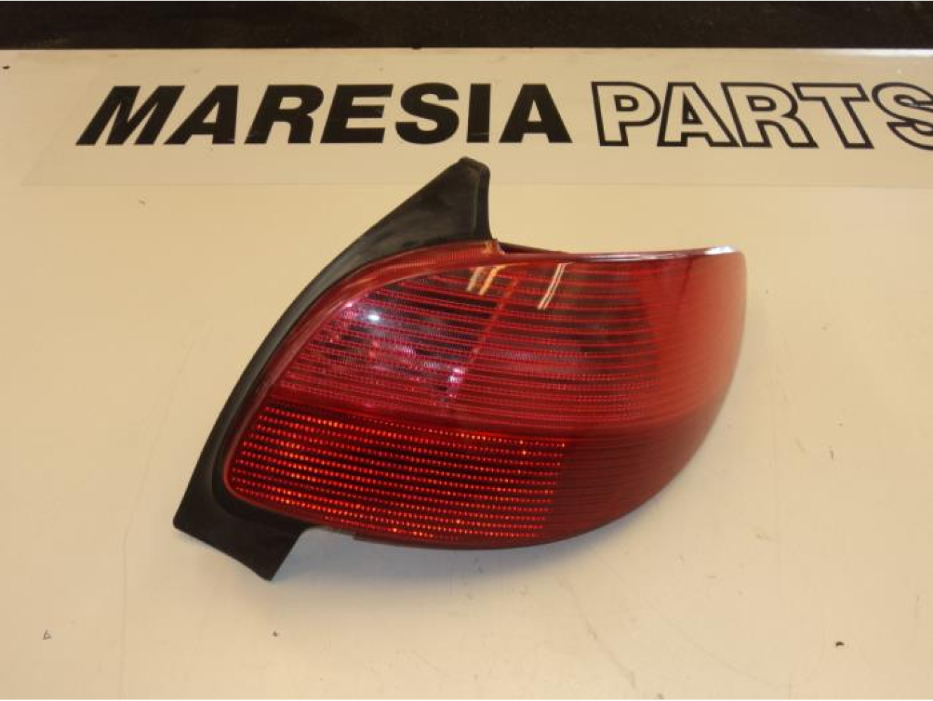 Peugeot - 206 - Taillight, right