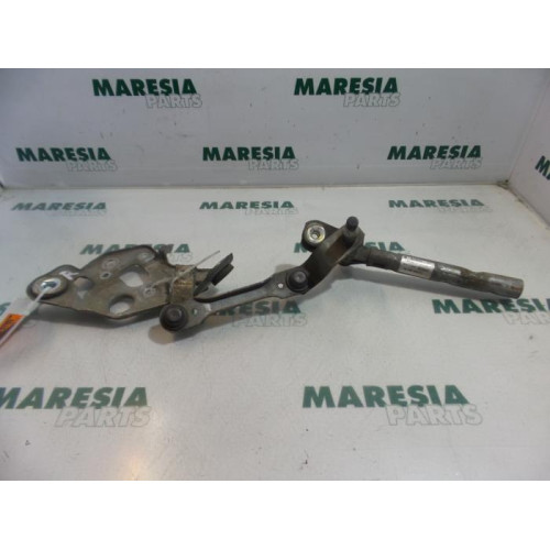Peugeot - 407 - Wiper mechanism